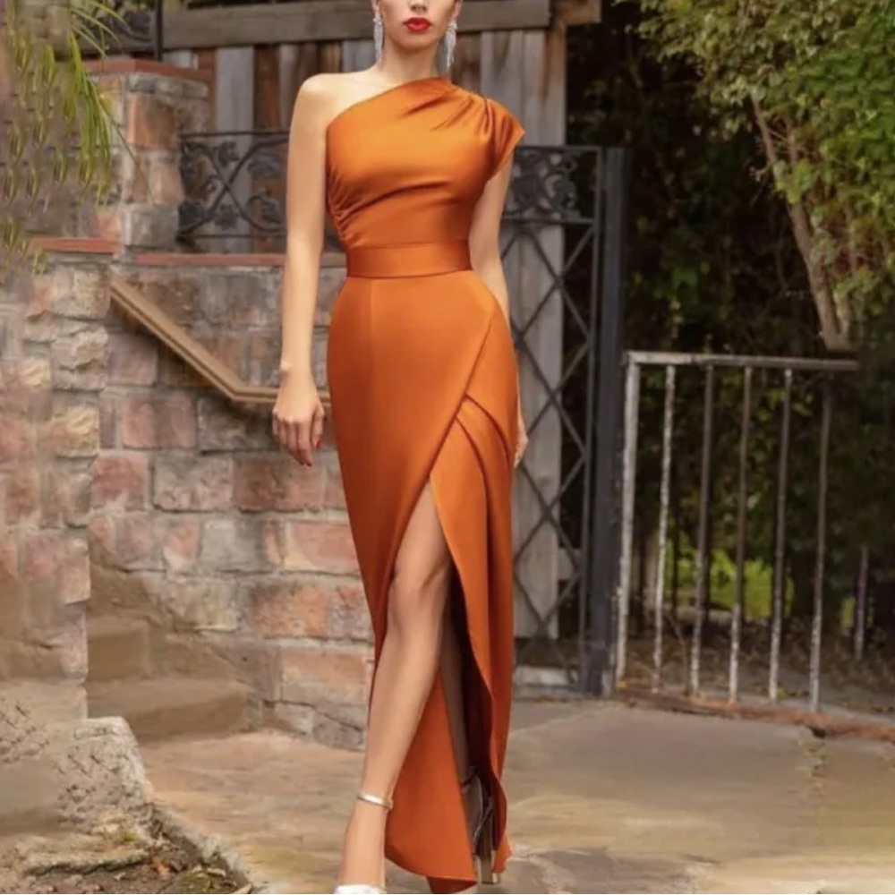 CLOSET CLOSEOUT SALE!! NWOT Oblique One Shoulder Satin Dress with Front Slit